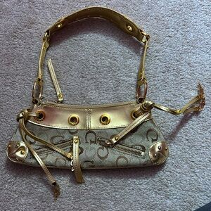 Guess purse - never used